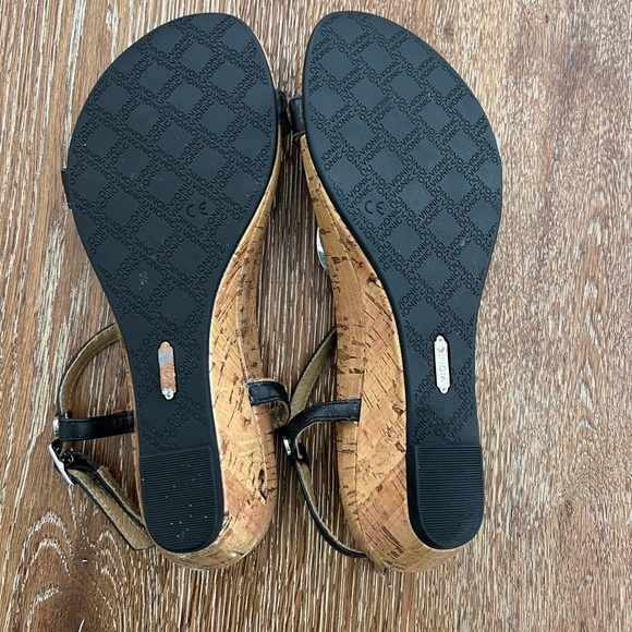 Vionic sandals - Picture 2 of 3